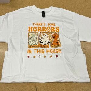 Gildan Heavy Cotton Halloween Graphic T Shirt "Some Horrors In This House" MED